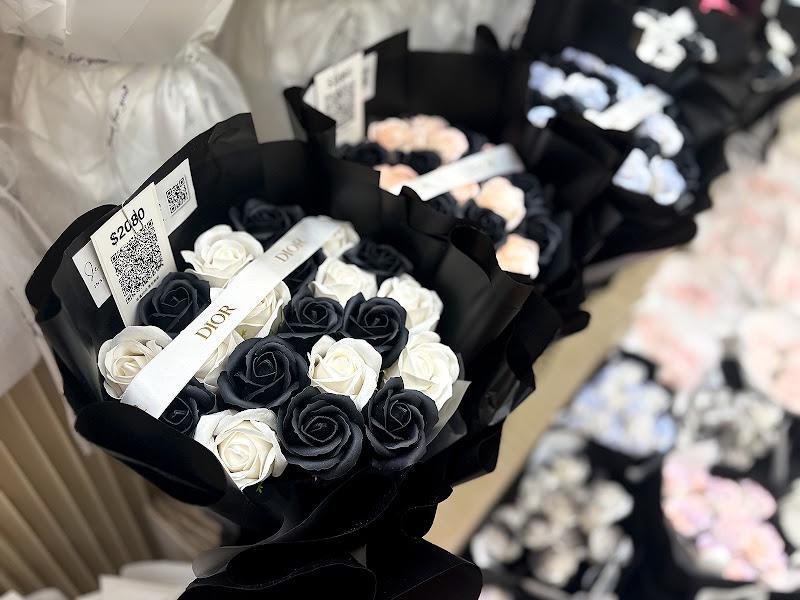 DIOR 風格黑白奢華花束