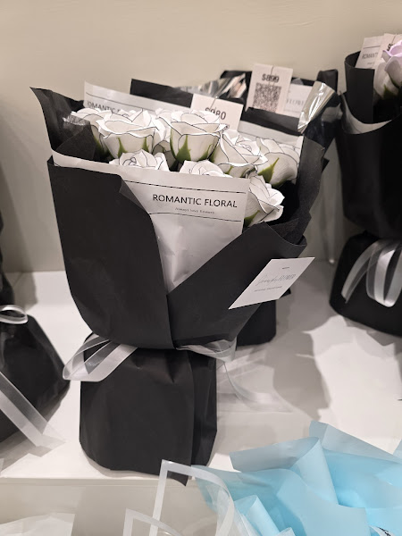 Romantic Floral 黑白玫瑰束