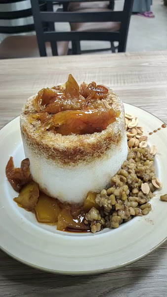 黑糖剉冰配地瓜花生